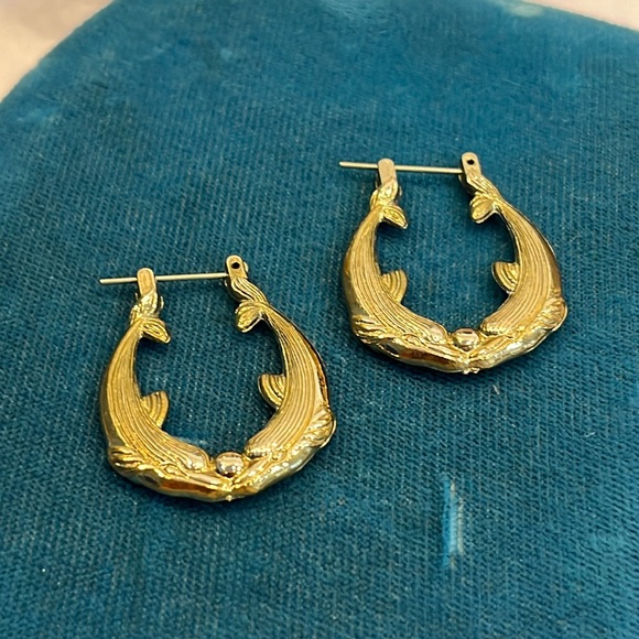 Vintage gold, dolphin, hoop earrings - Picture 1 of 4